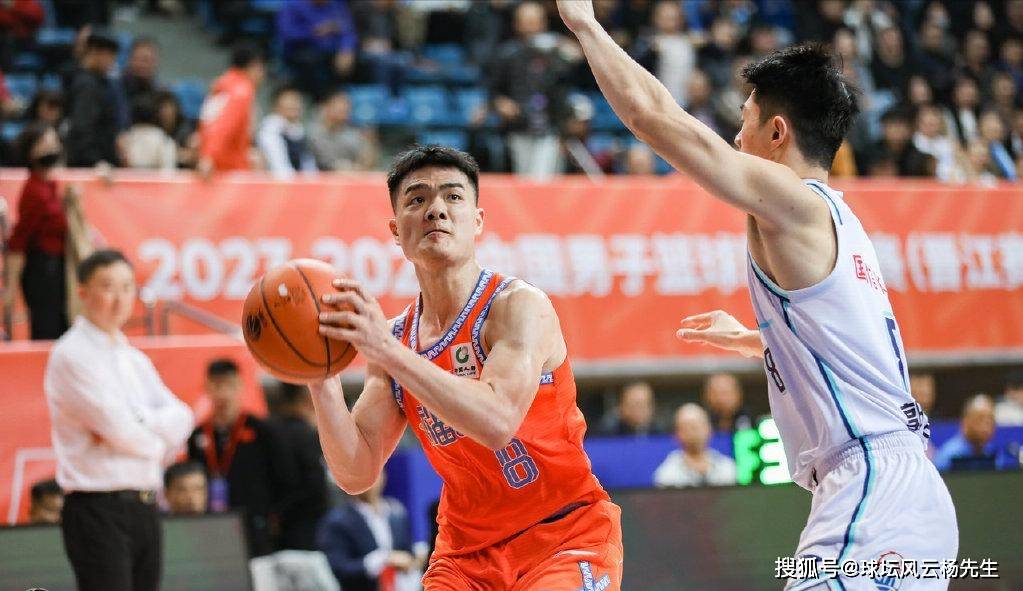 福建男篮在赛场上呈现出强劲势头