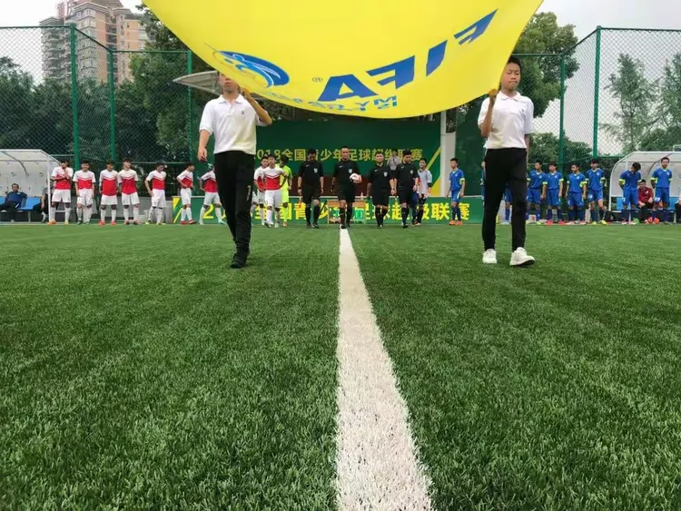 湖北足球赛前准备充分，豪取主场胜利