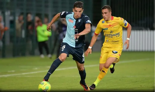 亚眠主场被逆转,保级形势雪上加霜 亚眠主场被逆转,保级形势雪上加霜