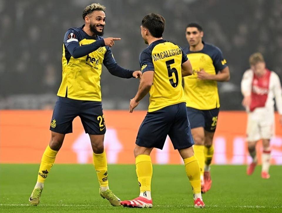 阿贾克斯逆风翻盘，欧冠四强晋级