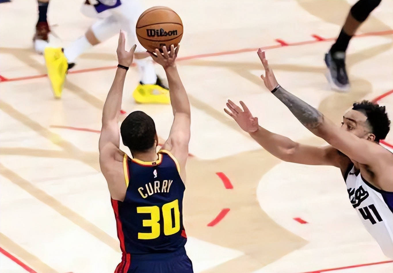 克莱蒙踢平对手，保住积分榜上的位置