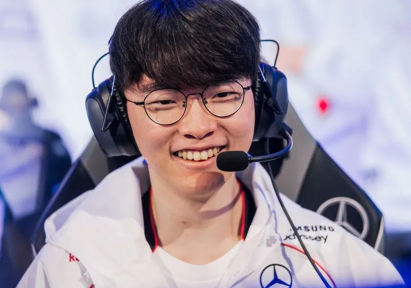 PSG横扫FPX，Faker完成史诗逆转顶尖较量2025世界赛，技惊四座