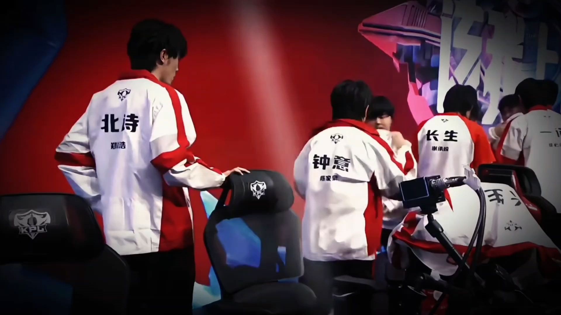 开云体育入口-FLY翻盘NS，369团战一打五宿敌对决2025世界赛，技惊四座的简单介绍