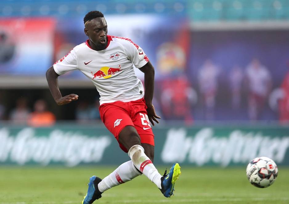 关于莱比锡红牛主场告捷，冲击德甲前四的信息