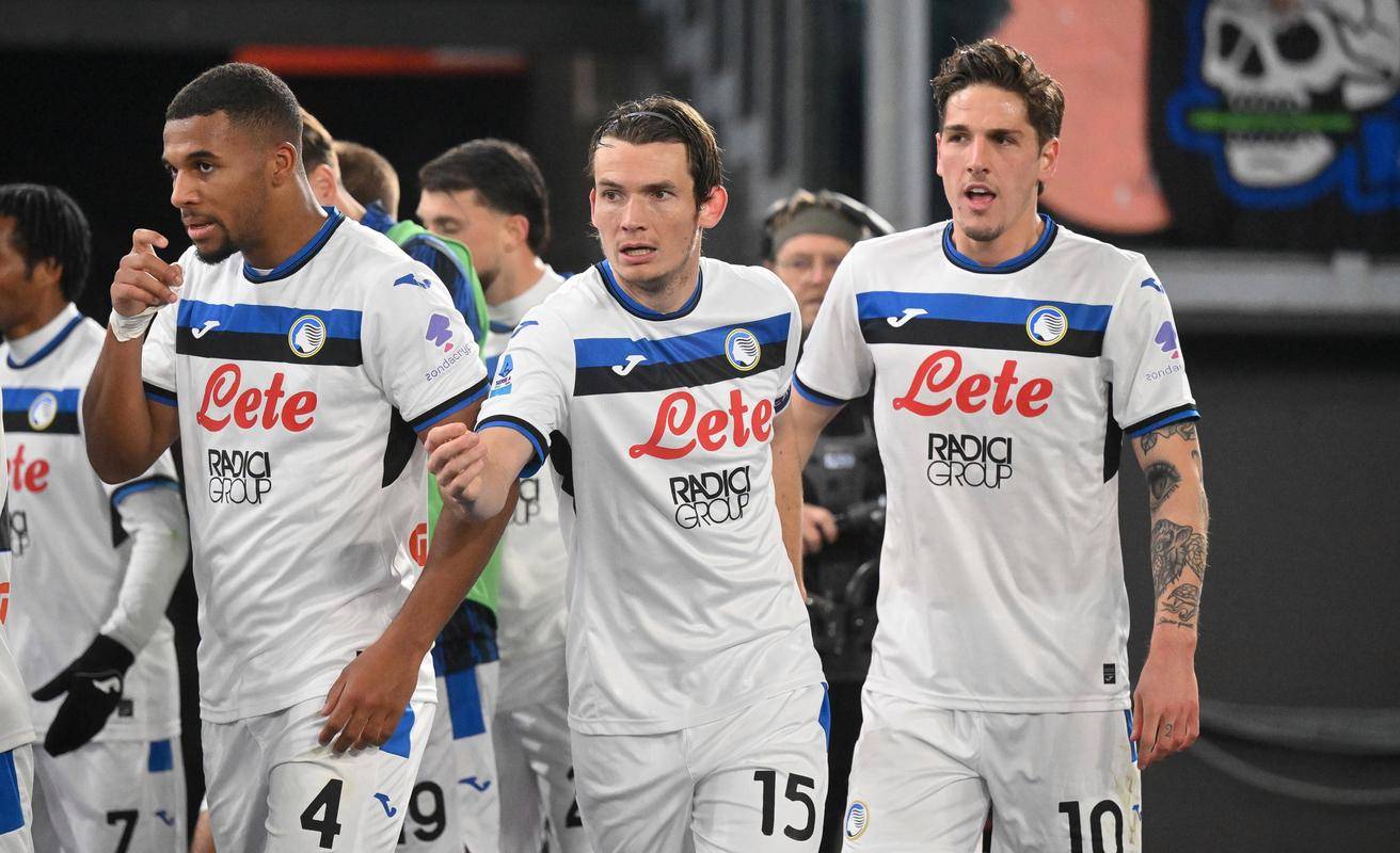 包含亚特兰大中场高位抢截，发动反击的词条