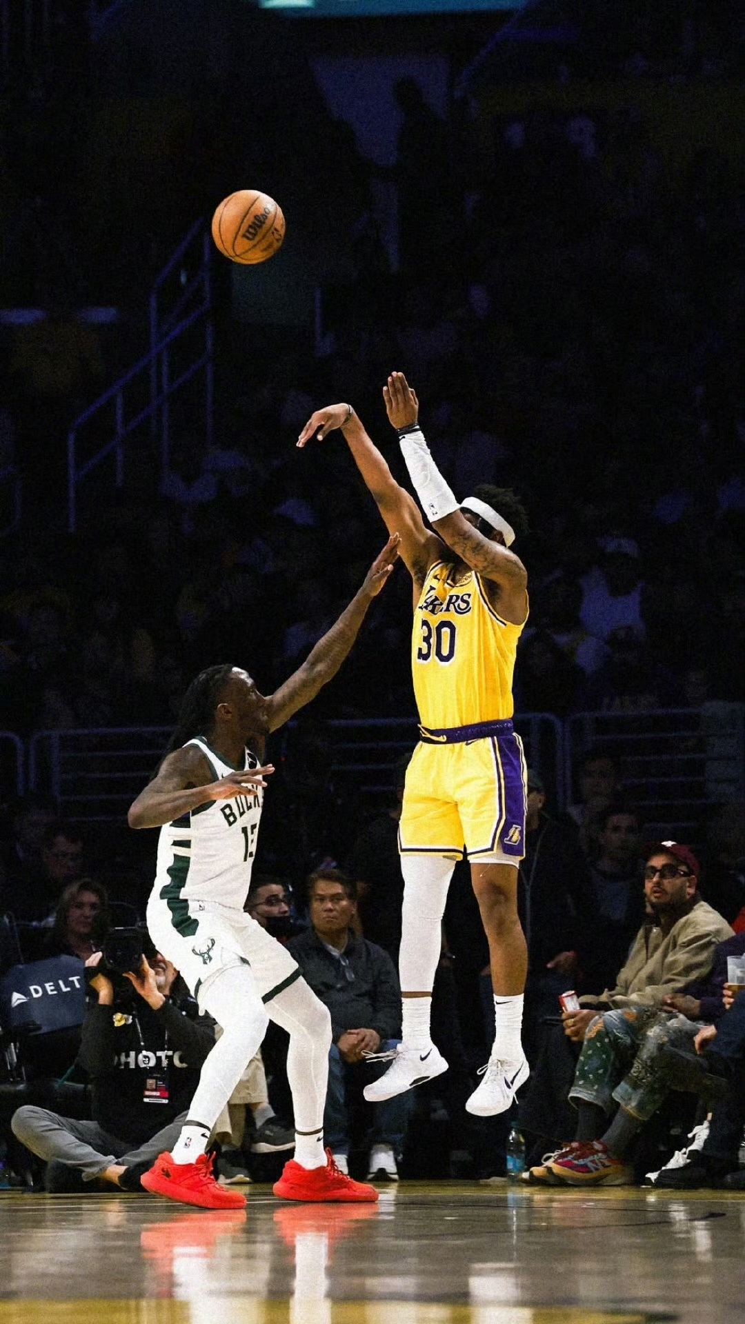 雄鹿击败湖人，豪取七连胜