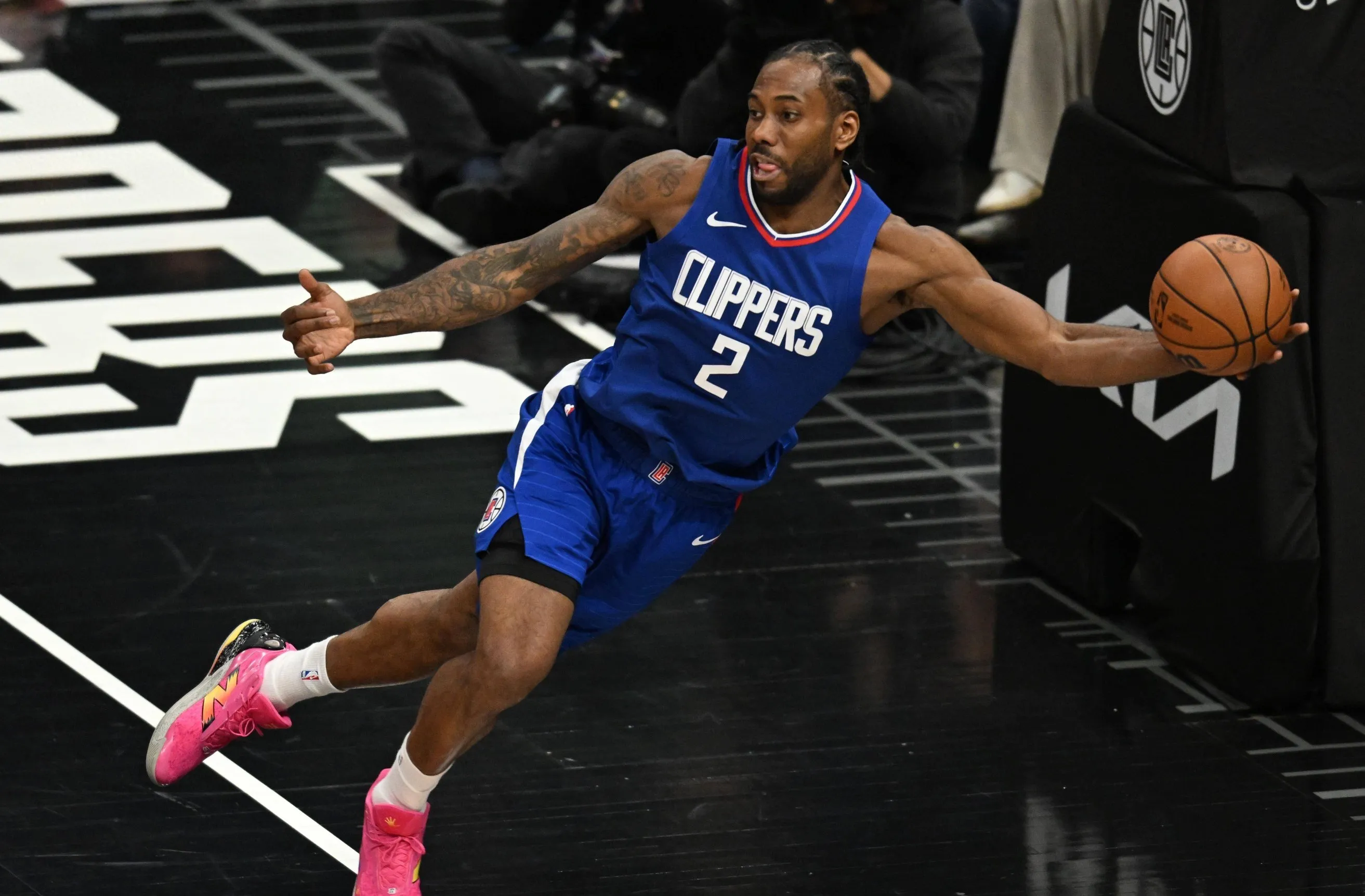 快船战胜尼克斯，莱昂纳德继续发挥稳定