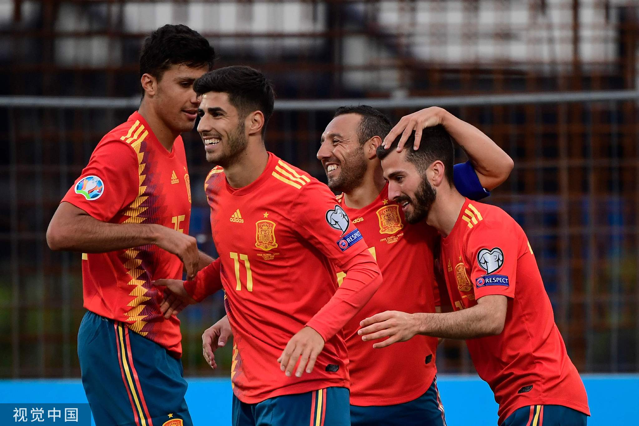 开云官网-光辉岛晋级突围，欧预赛新风采！