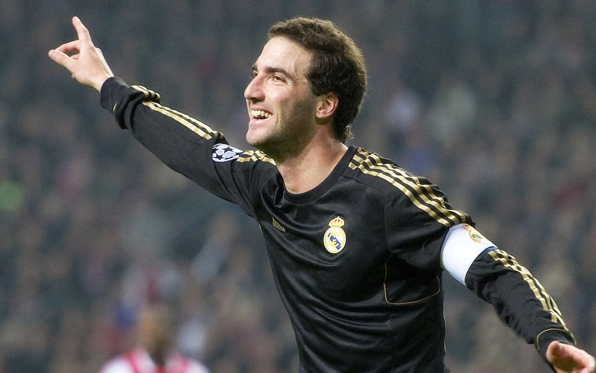 魔笛的觉醒与铁骑的远征,若日尼奥的艺术爆发,如何映照莱比锡红牛在几内亚的足球新大陆制霸蓝图