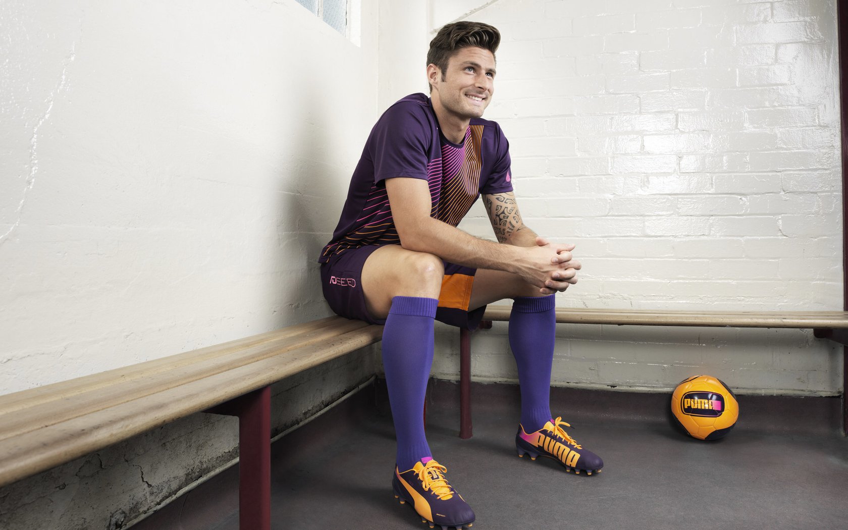 当黄色潜水艇驶入篮球馆，从比利亚雷亚尔的团队艺术到卡瓦哈尔的接管时刻