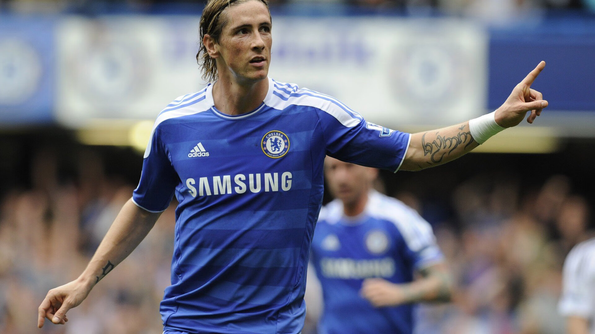 团队铁壁横扫个人荣光，樊振东星火点燃全场—记一场冰与火的乒乓对决